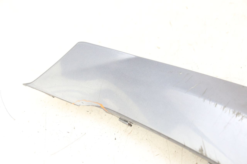 photo de LEFT BELLY PANEL PEUGEOT BELVILLE 125 (2017 - 2021) - Surface and material condition