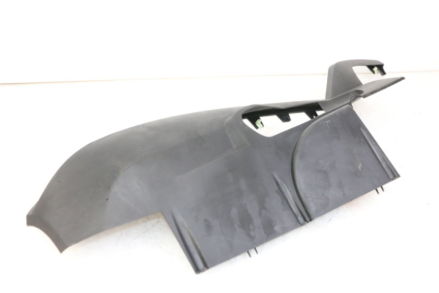 photo de LEFT BELLY PANEL PEUGEOT SATELIS COMPRESSOR K15 125 (2006 - 2009) - Fixing points details