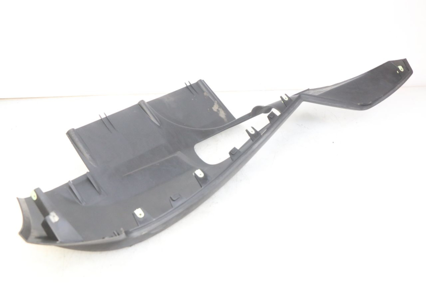 photo de LEFT LOWER FAIRING PEUGEOT SATELIS 125 (2006 - 2009) - Alternative perspective