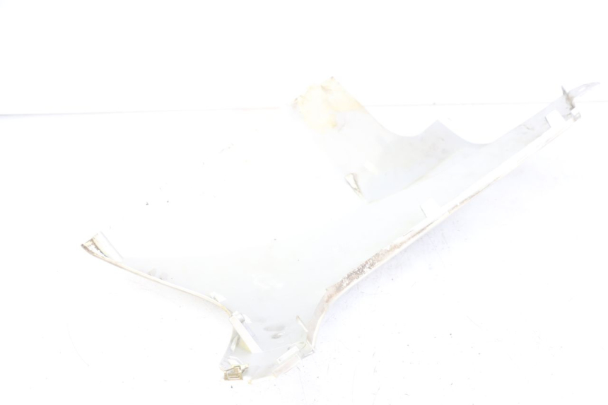 photo de LEFT LOWER FAIRING PEUGEOT SPEEDFIGHT 100 (1997 - 2007) - Fixing points details