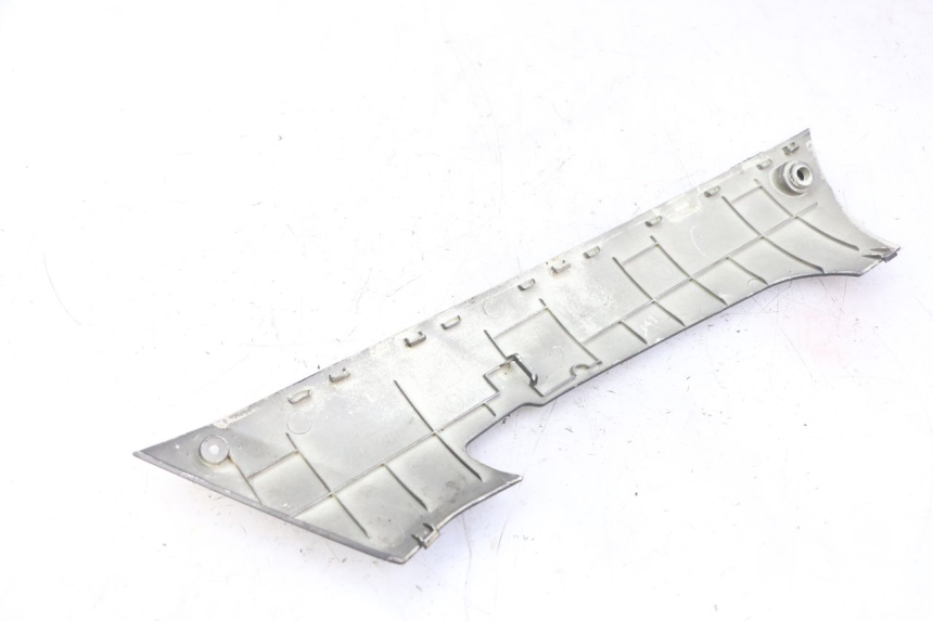 photo de LEFT BELLY PANEL PEUGEOT STREETZONE I NAKED 2T 50 (2018 - 2020) - Zoom on usage condition