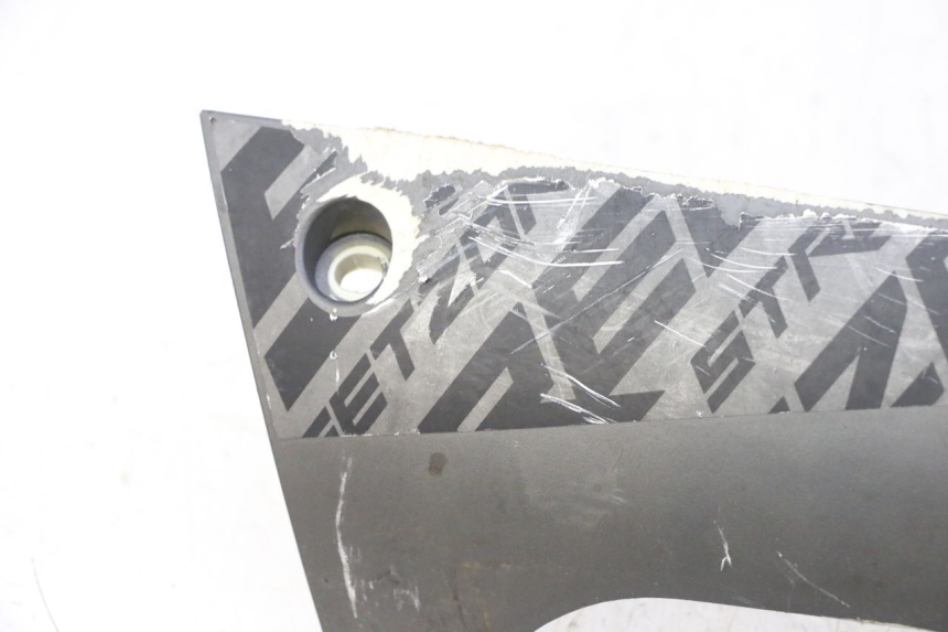 photo de LEFT BELLY PANEL PEUGEOT STREETZONE I NAKED 2T 50 (2018 - 2020) - Checked used part