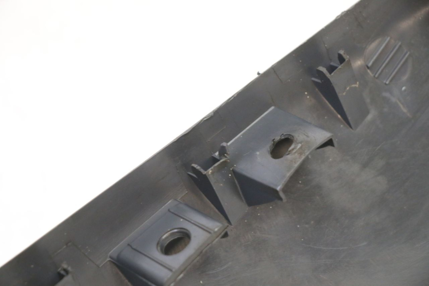 photo de LEFT BELLY PANEL PIAGGIO SUPER LX 125 (2000 - 2003) - Markings and original references