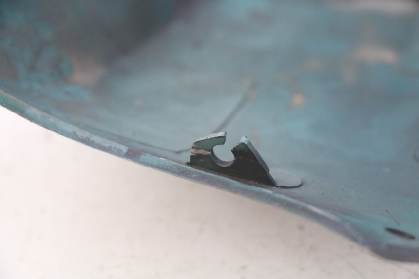 photo de LEFT LOWER FAIRING PEUGEOT SV 125 (1991 - 1994) - Component detail