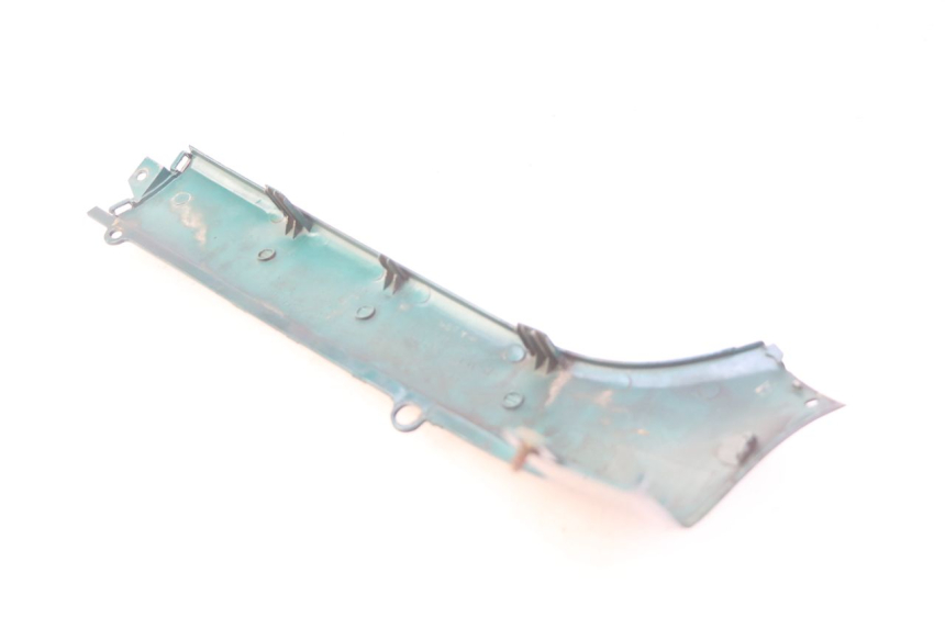 photo de LEFT LOWER FAIRING PEUGEOT SV 125 (1991 - 1994) - Alternative perspective