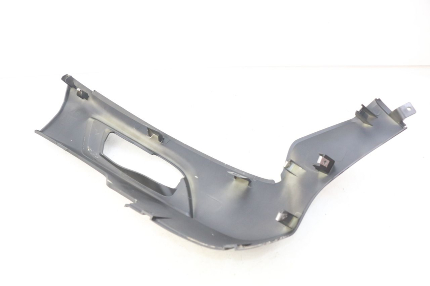 photo de LEFT LOWER FAIRING APRILIA SXR 50 (2021 - 2023) - Fixing points details