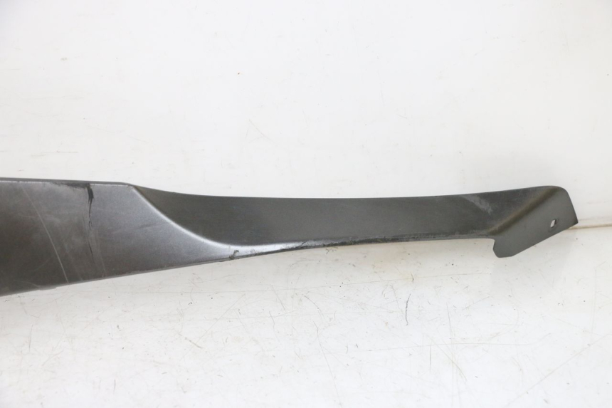 photo de LEFT BELLY PANEL YAMAHA TRICITY 300 (2020 - 2024) - High-resolution close-up