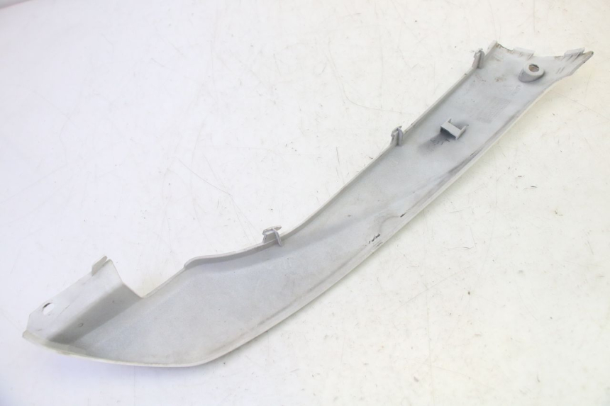 photo de LEFT BELLY PANEL PEUGEOT TWEET PRO EFI 4T 50 (2021 - 2022) - Surface and material condition