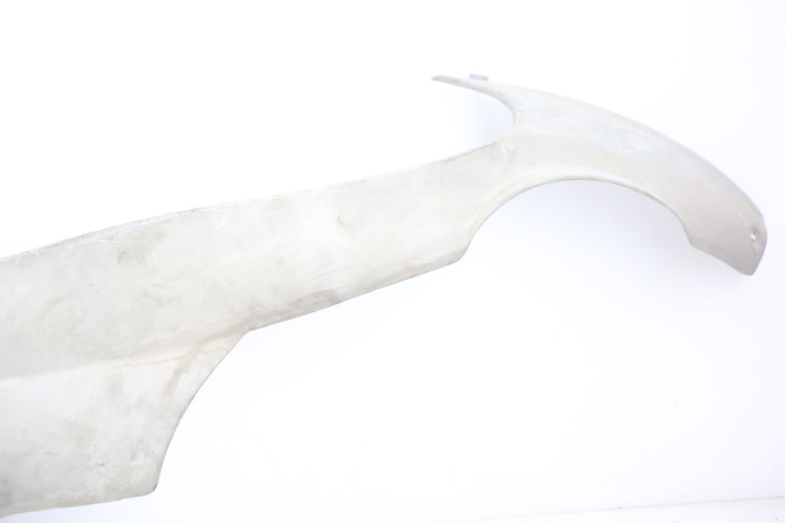 photo de LEFT BELLY PANEL PEUGEOT VIVACITY 100 (1999 - 2008) - Zoom on usage condition