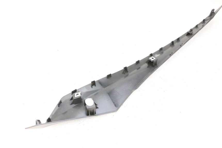 photo de LEFT BELLY PANEL YAMAHA XMAX X-MAX 125 (2021 - 2025) - Product overview