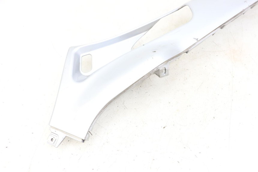 photo de LEFT LOWER FAIRING PIAGGIO X8 125 (2004 - 2007) - Technical close-up