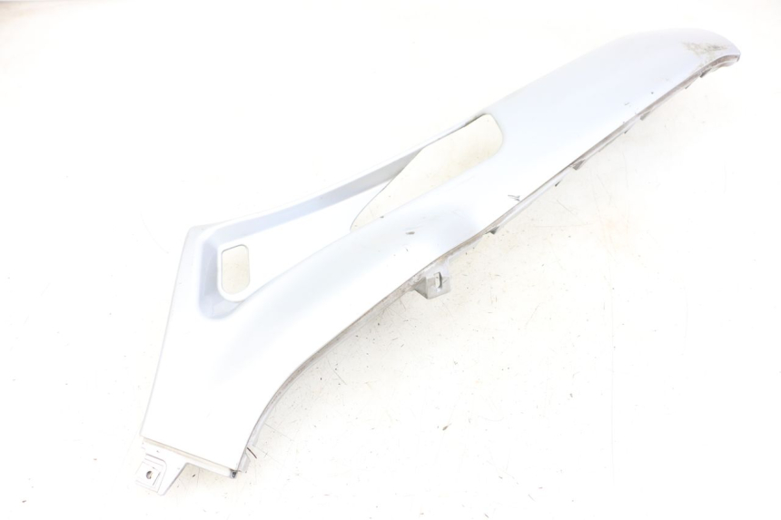 photo de LEFT LOWER FAIRING PIAGGIO X8 125 (2004 - 2007) - Fixing points details