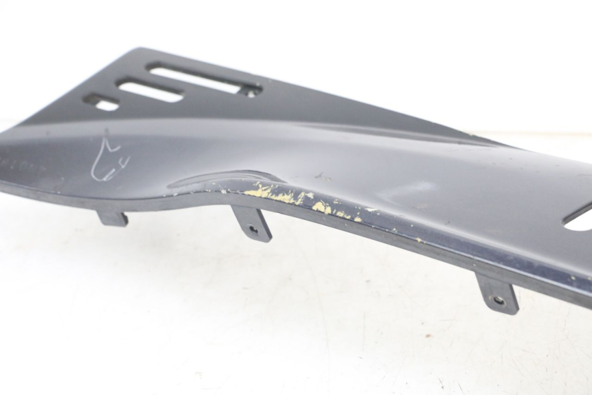 photo de Left side lower body shell KYMCO XCITING 250 (2006 - 2009) - Fixing points details