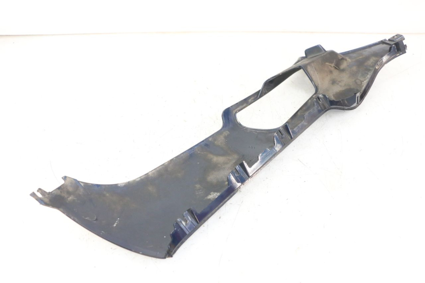 photo de LEFT LOWER FAIRING PIAGGIO XEVO - X EVO 125 (2007 - 2017) - Zoom on usage condition