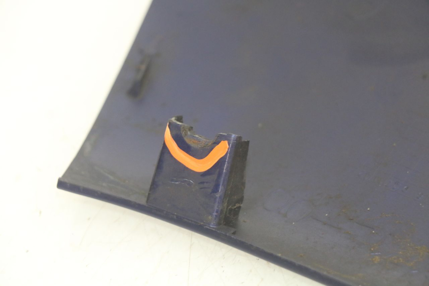 photo de LEFT LOWER FAIRING YAMAHA YP MAJESTY 400 (2004 - 2008) - Distinctive features