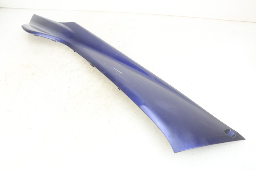 photo de LEFT LOWER FAIRING YAMAHA YP MAJESTY 400 (2004 - 2008) - Technical close-up