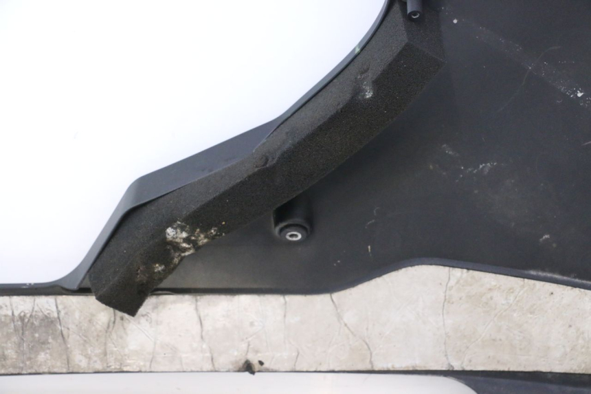 photo de LEFT BELLY PANEL YAMAHA YZF R6 600 (2008 - 2009) - Markings and original references
