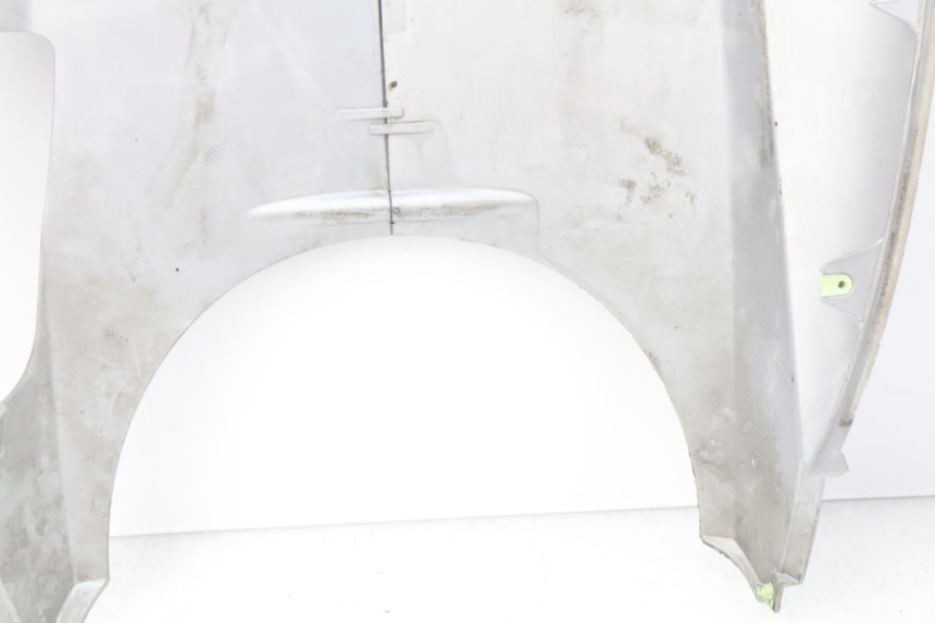 photo de LOWER FAIRING PEUGEOT GEOPOLIS 400 (2007 - 2013) - Zoom on usage condition