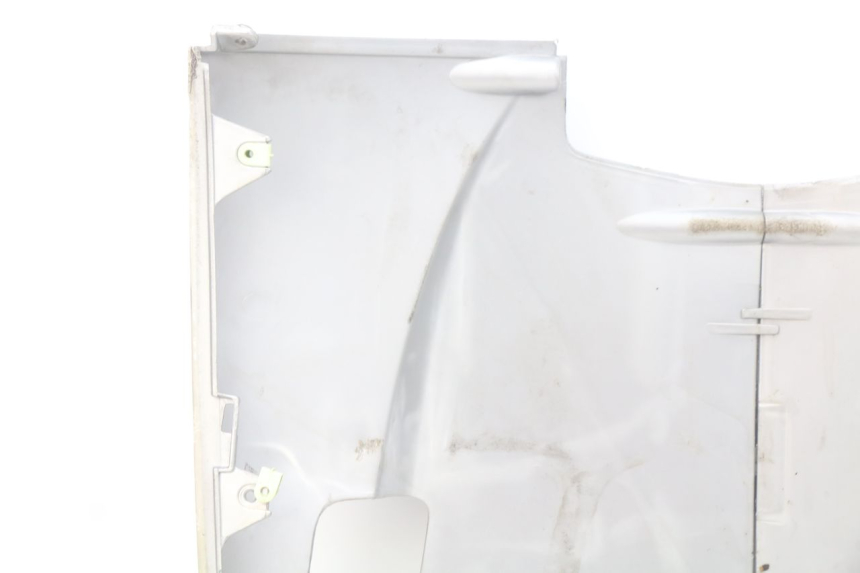 photo de LOWER FAIRING PEUGEOT GEOPOLIS 400 (2007 - 2013) - Technical close-up