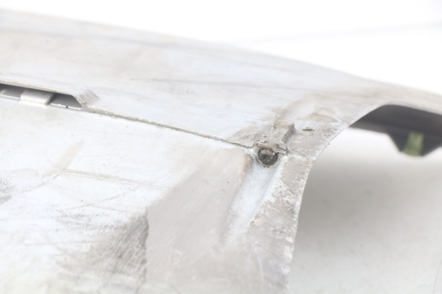 photo de LOWER FAIRING PEUGEOT GEOPOLIS 400 (2007 - 2013) - Fixing points details