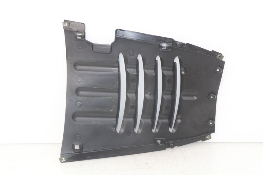 photo de LOWER FAIRING NECO GPX 4T 50 (2018 - 2022) - Zoom on usage condition