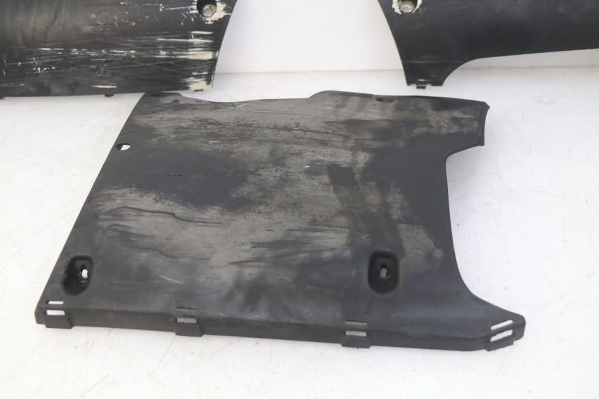 photo de LOWER PART OF THE BODY PEUGEOT KISBEE 2T 50 (2010 - 2017) - Checked used part