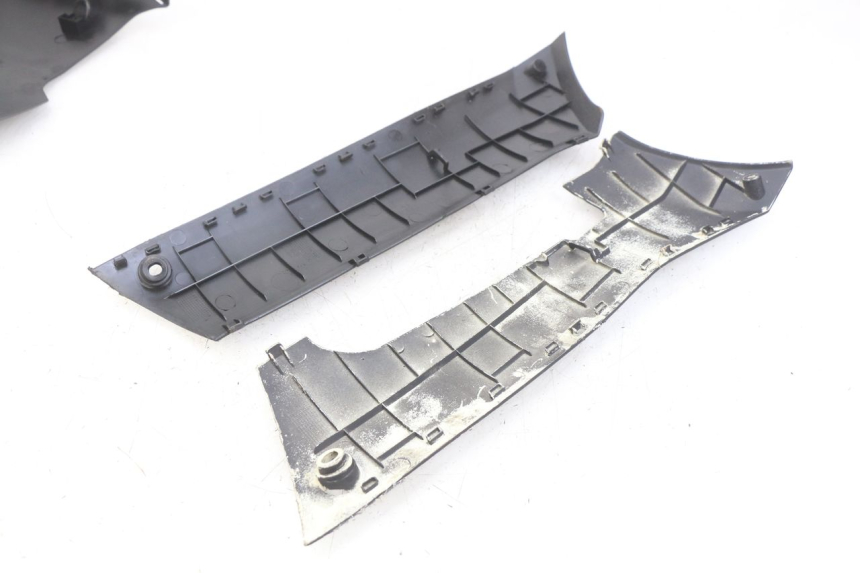 photo de LOWER PART OF THE BODY PEUGEOT KISBEE 2T 50 (2010 - 2017) - Alternative perspective