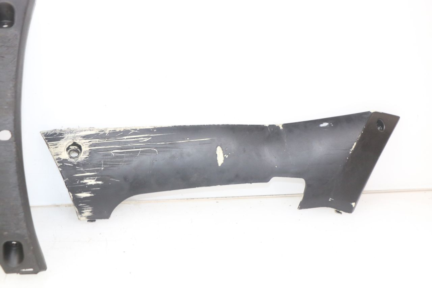 photo de LOWER PART OF THE BODY PEUGEOT KISBEE 2T 50 (2010 - 2017) - Fixing points details