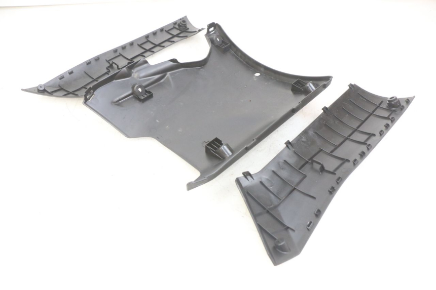 photo de LOWER PART OF THE BODY PEUGEOT KISBEE 2T 50 (2010 - 2017) - Technical close-up