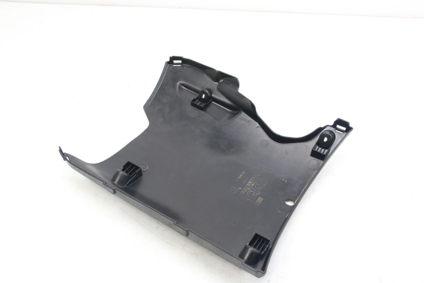 photo de LOWER PART OF THE BODY PEUGEOT KISBEE 4T 50 (2018 - 2022) - Technical close-up