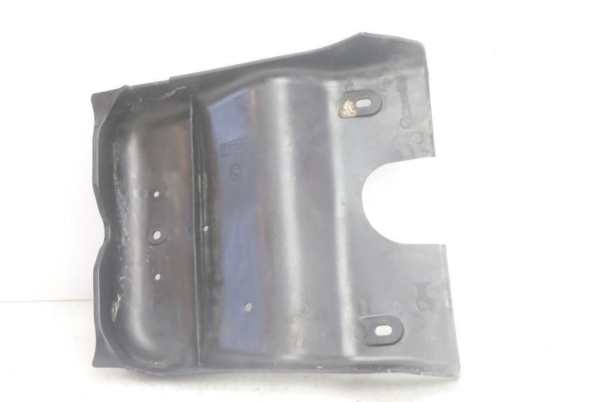photo de BELLY PANEL PIAGGIO MP3 500 (2011 - 2015) - Fixing points details
