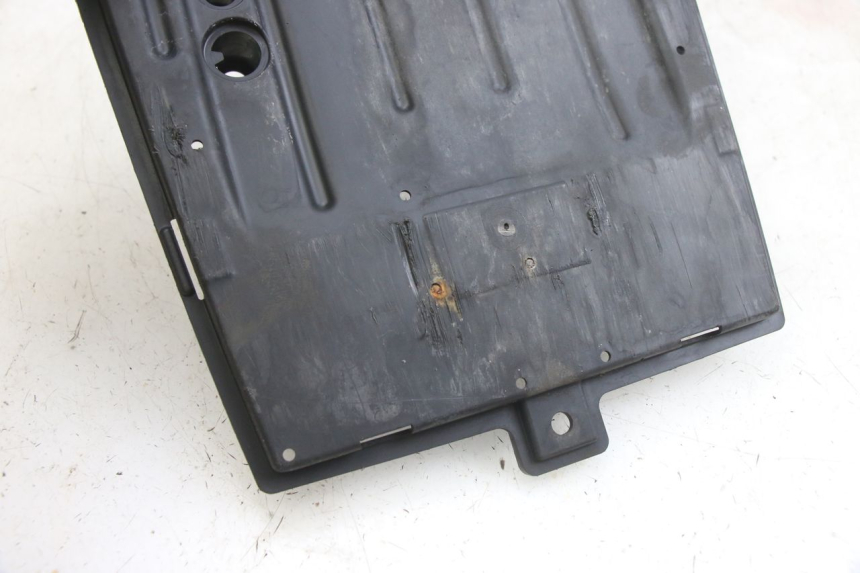 photo de LOWER PART OF THE BODY HONDA PCX (JF47) 125 (2012 - 2013) - Component detail