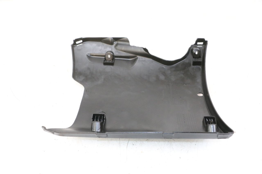 photo de BELLY PANEL PEUGEOT STREETZONE 4T 50 (2018 - 2023) - Zoom on usage condition