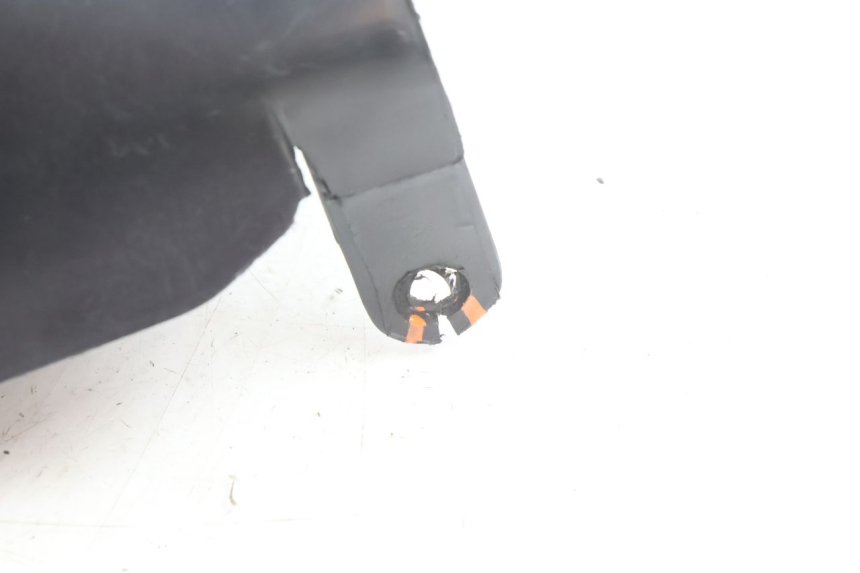 photo de BELLY PANEL TNT MOTOR ROMA 10' 4T 50 (2007 - 2018) - Fixing points details