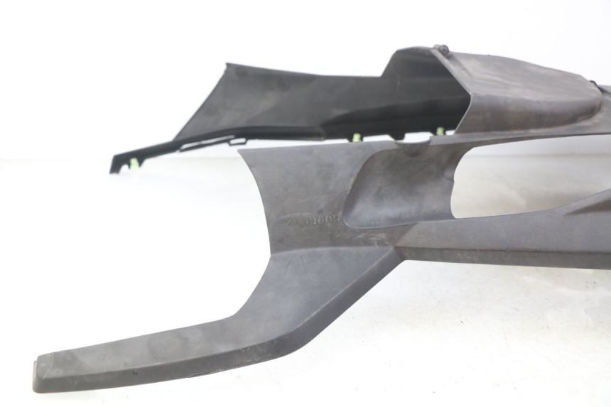 photo de LOWER PART OF THE BODY PEUGEOT SATELIS COMPRESSOR K15 125 (2006 - 2009) - Markings and original references