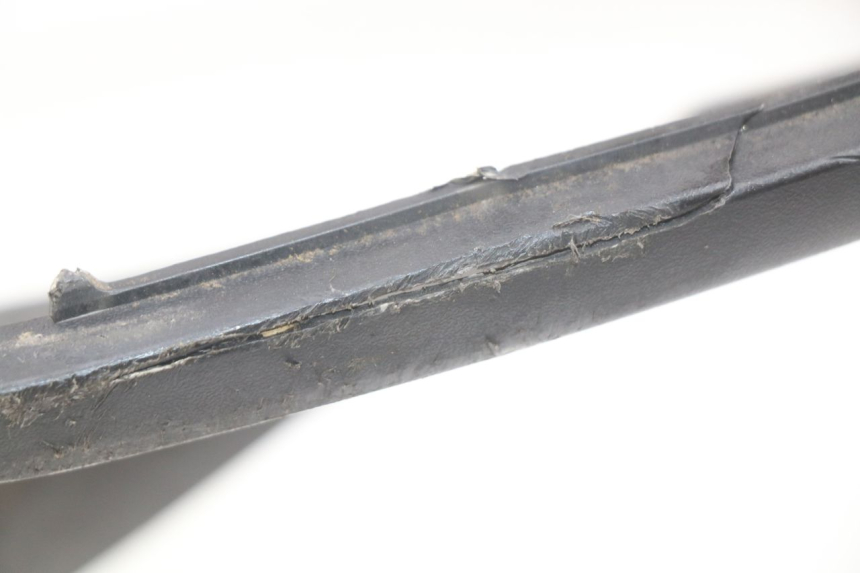 photo de LOWER FAIRING PEUGEOT SATELIS 125 (2006 - 2009) - Zoom on usage condition