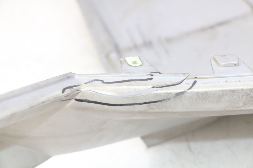 photo de LOWER FAIRING PEUGEOT SATELIS 125 (2010 - 2012) - Component detail