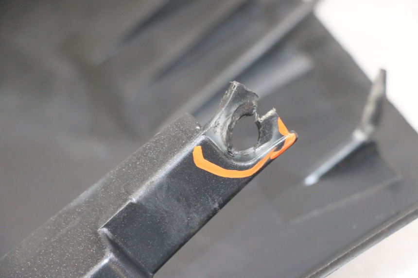 photo de BELLY PANEL PEUGEOT SATELIS 125 (2013 - 2018) - Distinctive features