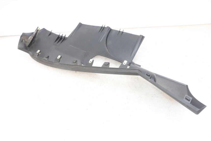 photo de BELLY PANEL PEUGEOT SATELIS 125 (2013 - 2018) - Focus on structure