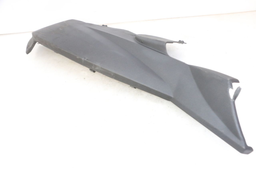 photo de BELLY PANEL PEUGEOT SATELIS 125 (2013 - 2018) - Fixing points details