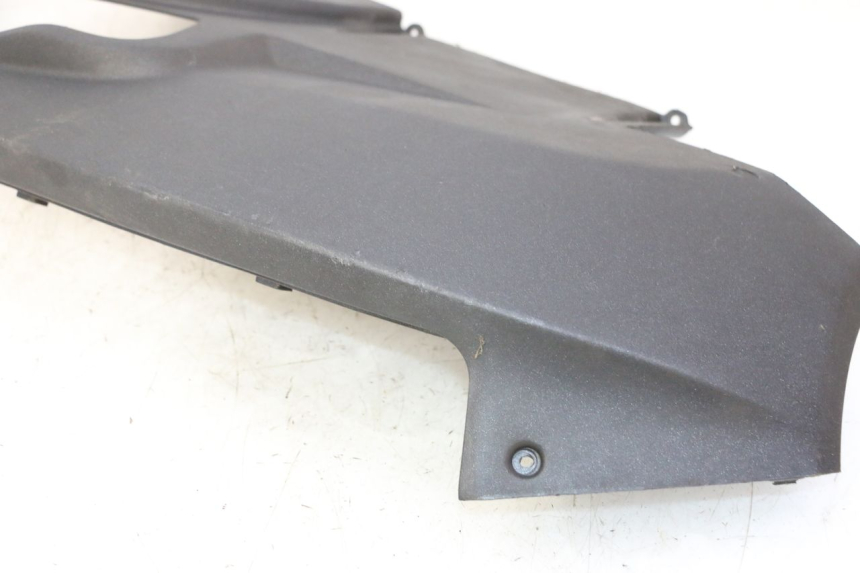 photo de BELLY PANEL PEUGEOT SATELIS 125 (2013 - 2018) - Surface and material condition