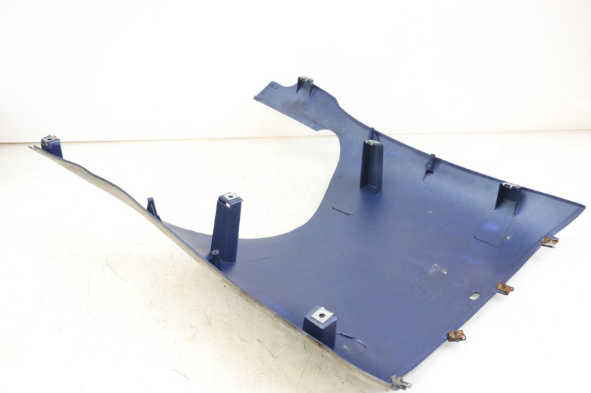 photo de BELLY PANEL APRILIA SCARABEO GT 125 (1999 - 2007) - Zoom on usage condition