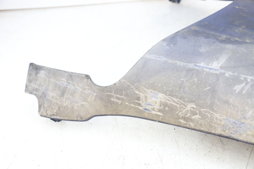 photo de BELLY PANEL APRILIA SCARABEO GT 125 (1999 - 2007) - Fixing points details