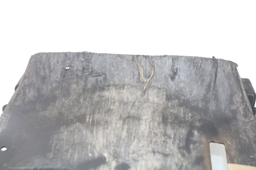 photo de BELLY PANEL HONDA SCV LEAD 100 (2003 - 2007) - Zoom on usage condition