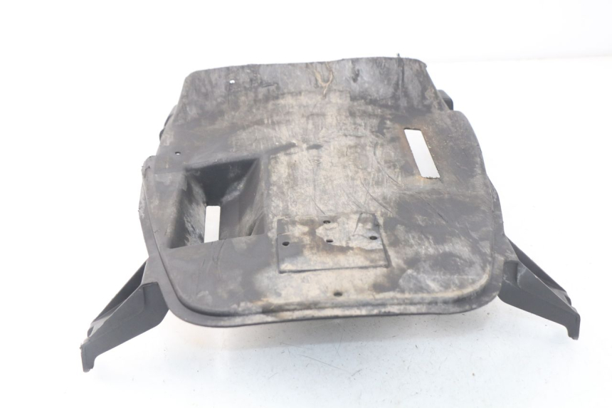 photo de BELLY PANEL HONDA SCV LEAD 100 (2003 - 2007) - Fixing points details