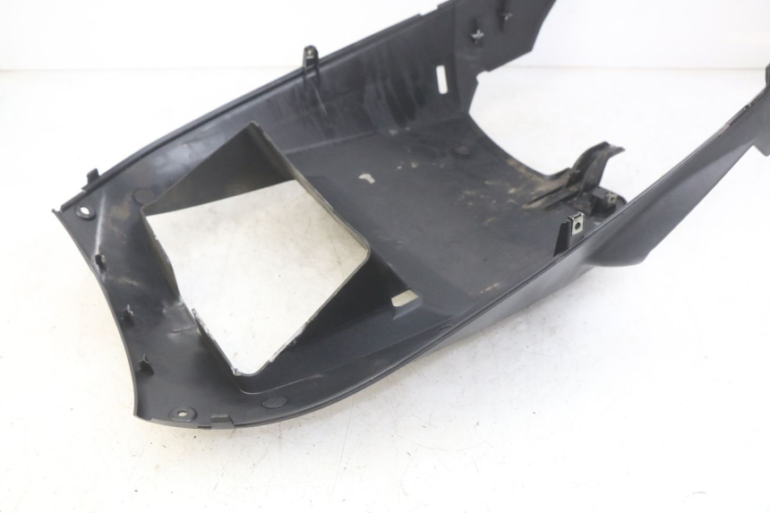 photo de LOWER BODY SHELL MBK SKYCRUISER 125 (2010 - 2013) - Zoom on usage condition