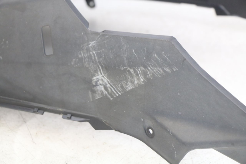 photo de LOWER BODY SHELL MBK SKYCRUISER 125 (2010 - 2013) - Fixing points details