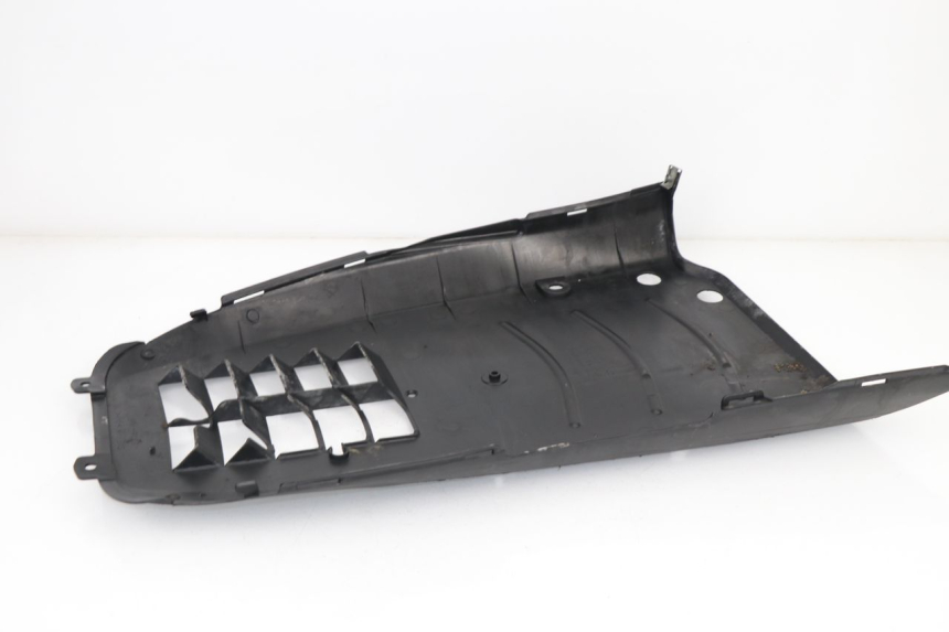 photo de LOWER PART OF THE BODY SUZUKI UH BURGMAN 125 (2002 - 2006) - Alternative perspective