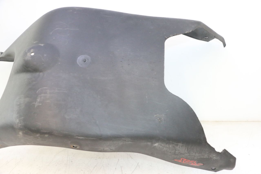 photo de LOWER PART OF THE BODY PEUGEOT TREKKER 50 (1995 - 2004) - High-resolution close-up