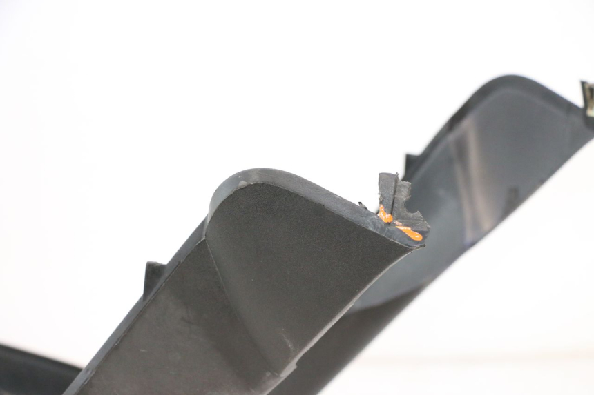 photo de LOWER PART OF THE BODY PEUGEOT TREKKER 50 (1995 - 2004) - Alternative perspective
